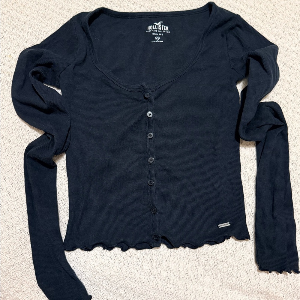 Hollister Black Ribbed Button-Up Long Sleeve Scoop Neck Top